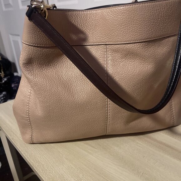 COACH LEXY LEATHER SHOULDER Bag Color Beechwood /black/light - Picture 6 of 8